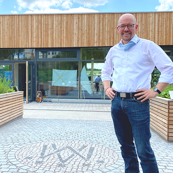 Bgm. Andreas Horsche vor der neuen Schaubrauerei